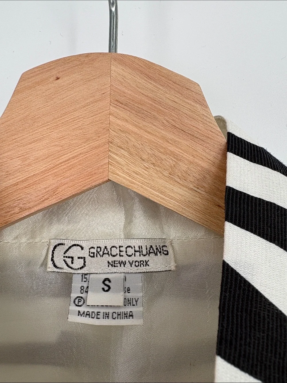 🍔 Grace Chuang Black & White irregular Striped Open Blazer light weight